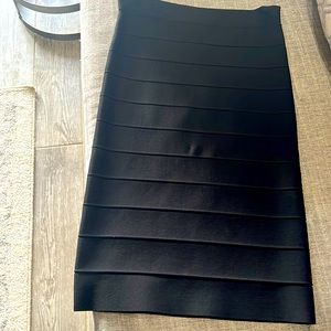BCBG fitted classic bandage skirt size medium